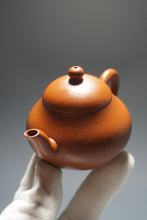 Load image into Gallery viewer, Zhuni Pear Yixing Teapot 朱泥梨形壶 115ml
