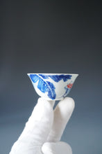 Load image into Gallery viewer, 50ml Qinghua Cherries Porcelain Teacup by KuangShi 青花匡石樱桃芭蕉杯
