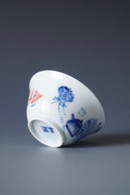 Load image into Gallery viewer, 60ml Qinghua Fan and Teapot Porcelain Teacup by KuangShi 青花匡石手绘消暑莲子杯
