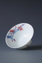 Load image into Gallery viewer, 60ml Qinghua Bird Jingdezhen Porcelain Teacup by KuangShi 青花匡石手绘花鸟风香杯
