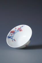 Load image into Gallery viewer, 60ml Qinghua Bird Jingdezhen Porcelain Teacup by KuangShi 青花匡石手绘花鸟风香杯
