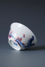 Load image into Gallery viewer, 60ml Qinghua Bird Jingdezhen Porcelain Teacup by KuangShi 青花匡石手绘花鸟风香杯
