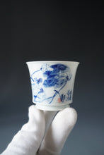 Load image into Gallery viewer, 90ml Qinghua Fragrance Porcelain Teacup by KuangShi 青花匡石香远益清杯
