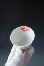 Load image into Gallery viewer, 85ml Qinghua Bird and Rock Porcelain Teacup by KuangShi 青花匡石鸟石迎春杯
