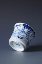 Load image into Gallery viewer, 85ml Qinghua Water Town Jingdezhen Porcelain Teacup by KuangShi 青花匡石手绘水乡杯

