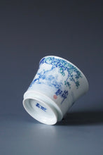 Load image into Gallery viewer, 85ml Qinghua Water Town Jingdezhen Porcelain Teacup by KuangShi 青花匡石手绘水乡杯
