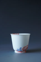 Load image into Gallery viewer, 85ml Qinghua Bird and Rock Porcelain Teacup by KuangShi 青花匡石鸟石迎春杯
