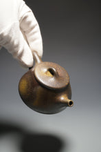 Load image into Gallery viewer, Wood Fired Dicaoqing Shipiao Yixing Teapot 柴烧底槽清平盖石瓢 115ml

