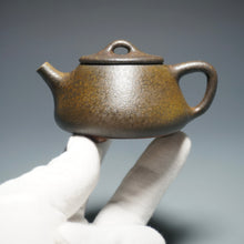 Load image into Gallery viewer, Wood Fired Dicaoqing Shipiao Yixing Teapot 柴烧底槽清平盖石瓢 115ml
