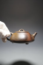 Load image into Gallery viewer, Wood Fired Dicaoqing Ziye Shipiao Yixing Teapot 柴烧底槽清子冶石瓢 145ml
