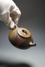 Load image into Gallery viewer, Wood Fired Dicaoqing Ziye Shipiao Yixing Teapot 柴烧底槽清子冶石瓢 145ml
