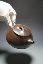 Load image into Gallery viewer, Wood Fired Lao Zini from Huanglong Shan No.5 Mine Manpiao Yixing Teapot 柴烧老紫泥满瓢 430ml
