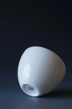 Load image into Gallery viewer, Tianbai Porcelain Big Chicken Egg Teacup with Wide Base and Gold Stamp 80ml
