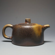 Load image into Gallery viewer, Wood Fired Dicaoqing Jinglan Yixing Teapot No.4 底槽清柴烧井栏 230ml
