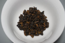 Load image into Gallery viewer, red oolong loose leaf tea

