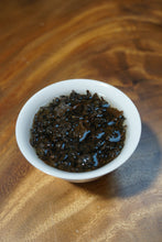 Load image into Gallery viewer, red wulong tea in gaiwan
