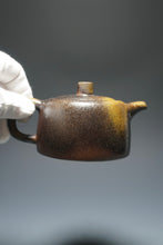 Load image into Gallery viewer, Wood Fired Dicaoqing Jinglan Yixing Teapot No.4 底槽清柴烧井栏 230ml

