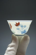 Load image into Gallery viewer, Doucai Butterflies Jingdezhen Porcelain Teacup 斗彩花蝶仿古杯 70ml
