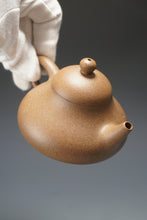 Load image into Gallery viewer, Lao Duanni Hulupiao yixing Teapot with Carving of Flower 老段泥葫芦瓢带刻 150ml
