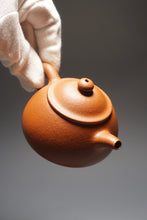Load image into Gallery viewer, Zhuni Dahongpao Limao Yixing Teapot 朱泥大红袍笠帽 115ml
