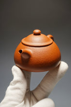 Load image into Gallery viewer, Zhuni Dahongpao Limao Yixing Teapot 朱泥大红袍笠帽 115ml
