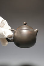 Load image into Gallery viewer, Grey 125ml Dragon Egg Nixing Teapot by Li Wenxin 李文新坭兴龙蛋壶 (深）
