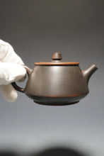 Load image into Gallery viewer, 150ml Pinggai Shipiao Dark Grey Nixing Teapot by Li Wenxin 李文新坭兴平盖石瓢 (深)
