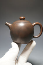 Load image into Gallery viewer, 160ml Julunzhu Nixing Teapot by Li Wenxin 李文新坭兴壶
