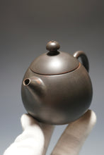 Load image into Gallery viewer, Grey 125ml Dragon Egg Nixing Teapot by Li Wenxin 李文新坭兴龙蛋壶 (深）
