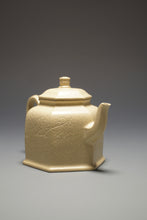 Load image into Gallery viewer, Fully Handmade Pear Skin Benshan Duanni Hexagon Xiaojinzhong Teapot with carvings by Liu Wei 全手工刘伟梨皮本山段六方小金钟 110ml
