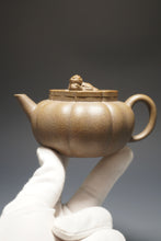 Load image into Gallery viewer, Fully Handmade Jiangpo-Qingni Jingwen Lion Head Yixing Teapot by Tang Mengfei 全手工汤梦飞青降坡泥绣狮 240ml

