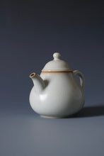 Load image into Gallery viewer, 130ml Pear Moon White Ruyao Teapot by Shan Kilns 善窑月白汝窑梨形
