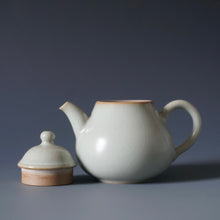 Load image into Gallery viewer, 130ml Pear Moon White Ruyao Teapot by Shan Kilns 善窑月白汝窑梨形
