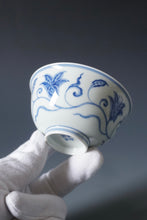 Load image into Gallery viewer, Wood Fired Qinghua Lillies Jingdezhen Porcelain Teacup 柴窑青花百合杯 140ml
