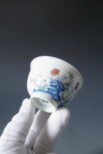 Load image into Gallery viewer, Wood Fired Doucai Butterfly and Flowers Jingdezhen Porcelain Teacup 柴窑斗彩花蝶杯 115ml
