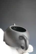 Load image into Gallery viewer, Heini (Wuhui Zhuni Dahongpao) Limao Yixing Teapot 焐灰朱泥大红袍笠帽 115ml
