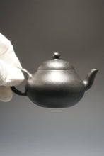 Load image into Gallery viewer, Heini (Wuhui Zhuni) Pear Yixing Teapot 焐灰朱泥梨形 115ml
