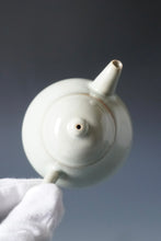 Load image into Gallery viewer, 130ml Pear Moon White Ruyao Teapot by Shan Kilns 善窑月白汝窑梨形
