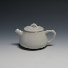 Load image into Gallery viewer, shino porcelain shipiao teapot for gongfu cha by Inge Nielsen.
