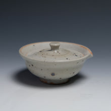 Load image into Gallery viewer, shino shiboridashi for gonfu cha by Inge Nielsen.
