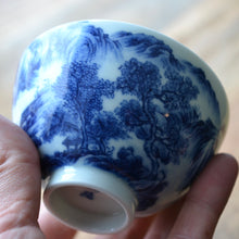 Load image into Gallery viewer, Qinghua Landscape Chicken Heart Jingdezhen Porcelain Teacup, 重工青花山水鸡心杯
