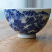 Load image into Gallery viewer, Qinghua Landscape Chicken Heart Jingdezhen Porcelain Teacup, 重工青花山水鸡心杯
