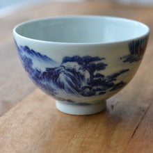 Load image into Gallery viewer, Qinghua Landscape Chicken Heart Jingdezhen Porcelain Teacup, 重工青花山水鸡心杯
