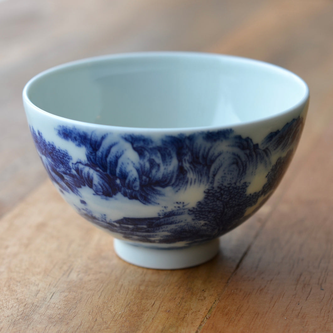 Qinghua Landscape Chicken Heart Jingdezhen Porcelain Teacup, 重工青花山水鸡心杯