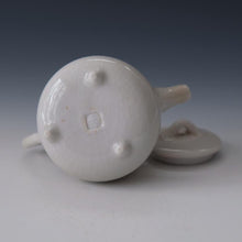 Load image into Gallery viewer, Inge Nielsen Porcelain Shino Tall Shipiao 100ml
