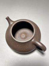 Load image into Gallery viewer, Fully Handmade Tianqingni Jianpiao Teapot by Fan Yunfeng 范云峰全手工天青泥见瓢 130ml
