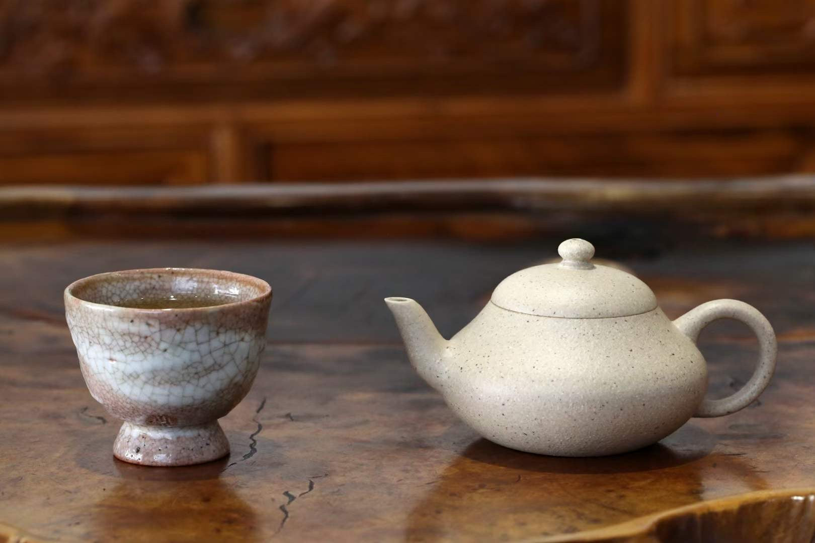 琉球陶器①双鳥(魚鷹)四言詩入白土象嵌抱瓶/②五言詩唐・于入白土象嵌抱瓶 ZiSha Teapot - YiXing - Fully Handmade by Artists