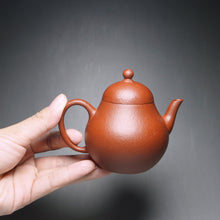 Load image into Gallery viewer, Zhuni Dahongpao Tall Pear Yixing Teapot 朱泥大红袍高梨形壶 125ml
