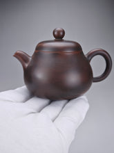 Load image into Gallery viewer, 140ml Pear Nixing Teapot by Wu Sheng Sheng 吴盛胜坭兴梨形
