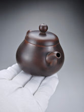 Load image into Gallery viewer, 140ml Pear Nixing Teapot by Wu Sheng Sheng 吴盛胜坭兴梨形
